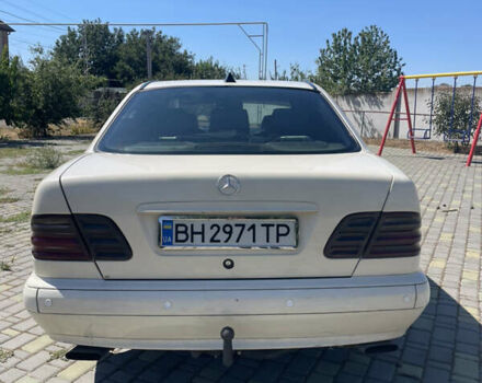 Бежевый Мерседес Е-Класс, объемом двигателя 2.15 л и пробегом 470 тыс. км за 2999 $, фото 4 на Automoto.ua