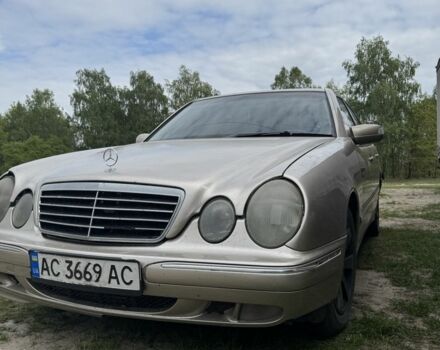 Бежевый Мерседес Е-Класс, объемом двигателя 3.2 л и пробегом 320 тыс. км за 2299 $, фото 3 на Automoto.ua