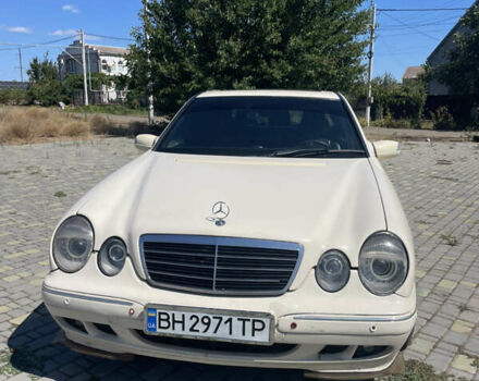 Бежевый Мерседес Е-Класс, объемом двигателя 2.15 л и пробегом 470 тыс. км за 2999 $, фото 1 на Automoto.ua