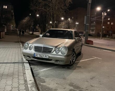 Бежевый Мерседес Е-Класс, объемом двигателя 3.2 л и пробегом 320 тыс. км за 2299 $, фото 2 на Automoto.ua