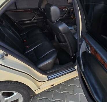 Бежевий Мерседес Е-Клас, об'ємом двигуна 2.2 л та пробігом 350 тис. км за 4000 $, фото 11 на Automoto.ua