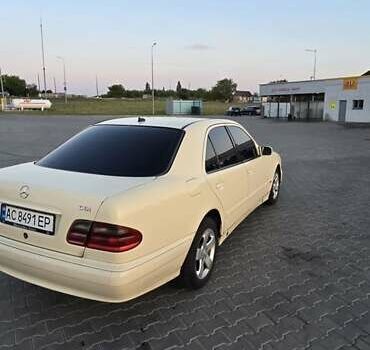 Бежевий Мерседес Е-Клас, об'ємом двигуна 2.2 л та пробігом 350 тис. км за 4000 $, фото 7 на Automoto.ua