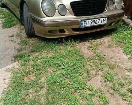 Бежевый Мерседес Е-Класс, объемом двигателя 2.1 л и пробегом 570 тыс. км за 4850 $, фото 2 на Automoto.ua