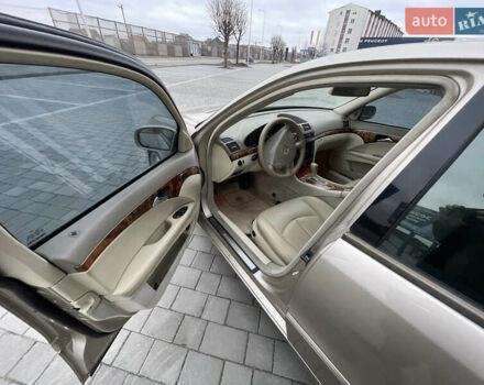 Бежевий Мерседес Е-Клас, об'ємом двигуна 2.6 л та пробігом 295 тис. км за 6200 $, фото 15 на Automoto.ua