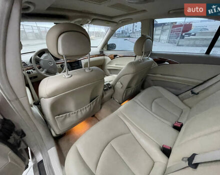 Бежевий Мерседес Е-Клас, об'ємом двигуна 2.6 л та пробігом 295 тис. км за 6200 $, фото 14 на Automoto.ua