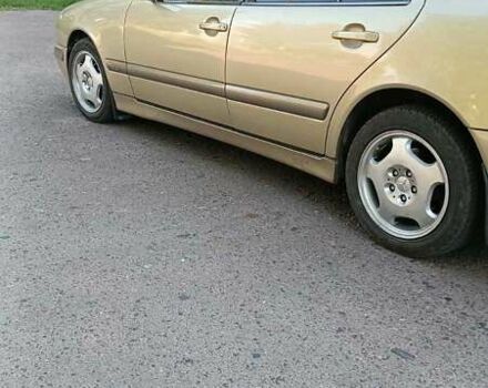 Бежевый Мерседес Е-Класс, объемом двигателя 2.1 л и пробегом 570 тыс. км за 4850 $, фото 7 на Automoto.ua