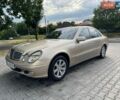 Бежевий Мерседес Е-Клас, об'ємом двигуна 2.2 л та пробігом 320 тис. км за 4900 $, фото 1 на Automoto.ua