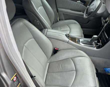 Мерседес Е-Клас 2003 у Вижнице на Automoto.ua Бежевий Мерседес Е-Клас, об'ємом двигуна 2.69 л та пробігом 430 тис. км за 6800 $, фото 12 на Automoto.ua