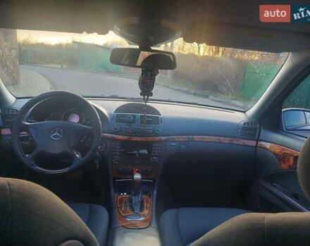 Бежевый Мерседес Е-Класс, объемом двигателя 3.2 л и пробегом 236 тыс. км за 6200 $, фото 8 на Automoto.ua