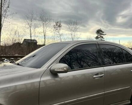 Бежевый Мерседес Е-Класс, объемом двигателя 2.15 л и пробегом 374 тыс. км за 6500 $, фото 5 на Automoto.ua