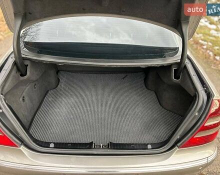 Бежевый Мерседес Е-Класс, объемом двигателя 2.15 л и пробегом 374 тыс. км за 6500 $, фото 10 на Automoto.ua