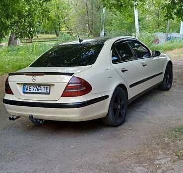 Мерседес Е-Класс 2005 в Кривом Роге на Automoto.ua Бежевый Мерседес Е-Класс, объемом двигателя 2.1 л и пробегом 326 тыс. км за 6200 $, фото 1 на Automoto.ua