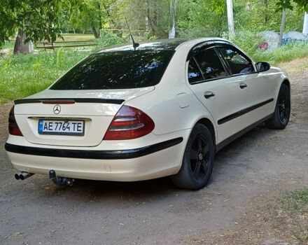 Мерседес Е-Класс 2005 в Кривом Роге на Automoto.ua Бежевый Мерседес Е-Класс, объемом двигателя 2.1 л и пробегом 326 тыс. км за 6200 $, фото 2 на Automoto.ua