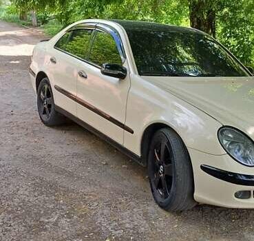 Мерседес Е-Класс 2005 в Кривом Роге на Automoto.ua Бежевый Мерседес Е-Класс, объемом двигателя 2.1 л и пробегом 326 тыс. км за 6200 $, фото 11 на Automoto.ua