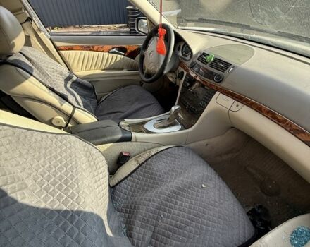 Бежевий Мерседес Е-Клас, об'ємом двигуна 3.2 л та пробігом 299 тис. км за 1100 $, фото 7 на Automoto.ua