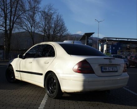 Бежевий Мерседес Е-Клас, об'ємом двигуна 2.2 л та пробігом 350 тис. км за 3150 $, фото 3 на Automoto.ua