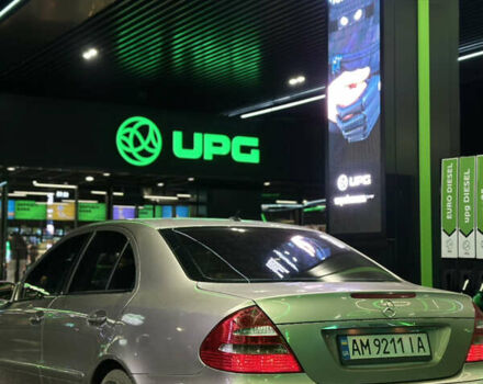 Бежевий Мерседес Е-Клас, об'ємом двигуна 3.22 л та пробігом 300 тис. км за 7500 $, фото 7 на Automoto.ua