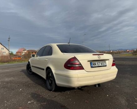 Бежевый Мерседес Е-Класс, объемом двигателя 2.2 л и пробегом 300 тыс. км за 3200 $, фото 3 на Automoto.ua