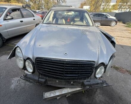 Бежевий Мерседес Е-Клас, об'ємом двигуна 3.2 л та пробігом 299 тис. км за 1100 $, фото 4 на Automoto.ua