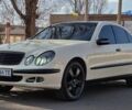 Бежевий Мерседес Е-Клас, об'ємом двигуна 2.1 л та пробігом 328 тис. км за 5350 $, фото 1 на Automoto.ua