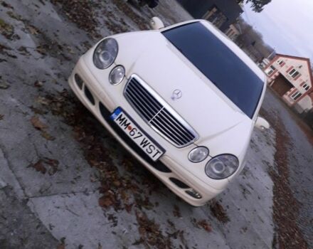 Бежевий Мерседес Е-Клас, об'ємом двигуна 2 л та пробігом 370 тис. км за 3150 $, фото 1 на Automoto.ua