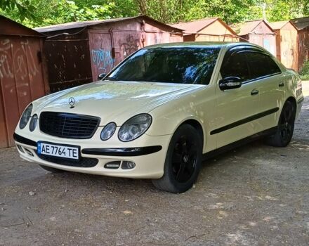 Мерседес Е-Класс 2005 в Кривом Роге на Automoto.ua Бежевый Мерседес Е-Класс, объемом двигателя 2.1 л и пробегом 326 тыс. км за 6200 $, фото 1 на Automoto.ua