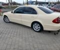 Бежевый Мерседес Е-Класс, объемом двигателя 2.1 л и пробегом 300 тыс. км за 2600 $, фото 1 на Automoto.ua