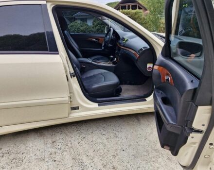 Бежевый Мерседес Е-Класс, объемом двигателя 1.8 л и пробегом 480 тыс. км за 5050 $, фото 5 на Automoto.ua