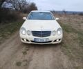 Бежевий Мерседес Е-Клас, об'ємом двигуна 2.1 л та пробігом 300 тис. км за 2850 $, фото 1 на Automoto.ua