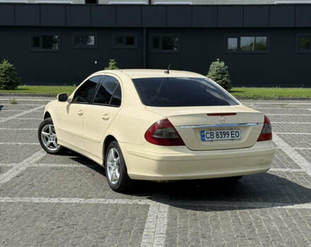 Бежевий Мерседес Е-Клас, об'ємом двигуна 2.2 л та пробігом 450 тис. км за 7000 $, фото 2 на Automoto.ua