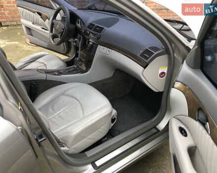 Бежевый Мерседес Е-Класс, объемом двигателя 3 л и пробегом 250 тыс. км за 6900 $, фото 8 на Automoto.ua