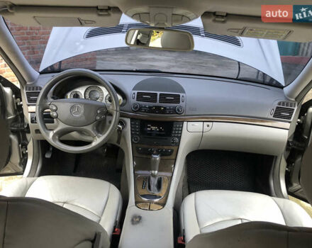 Бежевый Мерседес Е-Класс, объемом двигателя 3 л и пробегом 250 тыс. км за 6900 $, фото 10 на Automoto.ua