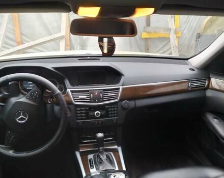 Бежевый Мерседес Е-Класс, объемом двигателя 2.1 л и пробегом 250 тыс. км за 11500 $, фото 16 на Automoto.ua