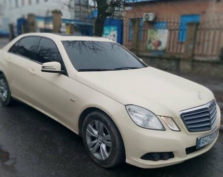 Бежевый Мерседес Е-Класс, объемом двигателя 2.1 л и пробегом 250 тыс. км за 11500 $, фото 6 на Automoto.ua