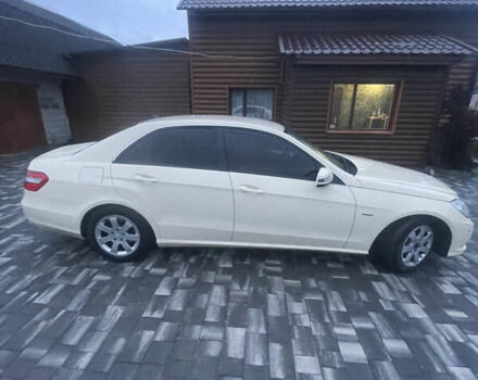 Бежевый Мерседес Е-Класс, объемом двигателя 2.14 л и пробегом 500 тыс. км за 9500 $, фото 6 на Automoto.ua