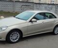 Бежевий Мерседес Е-Клас, об'ємом двигуна 3 л та пробігом 260 тис. км за 15000 $, фото 1 на Automoto.ua