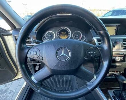 Бежевий Мерседес Е-Клас, об'ємом двигуна 1.8 л та пробігом 340 тис. км за 8400 $, фото 16 на Automoto.ua