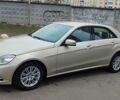 Бежевий Мерседес Е-Клас, об'ємом двигуна 3 л та пробігом 260 тис. км за 15000 $, фото 1 на Automoto.ua