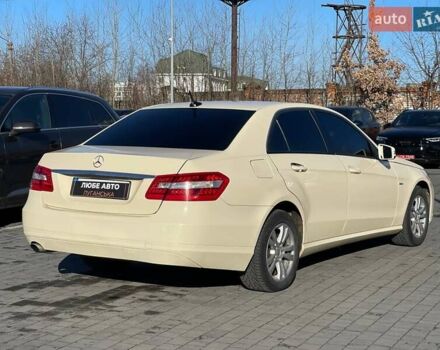 Бежевий Мерседес Е-Клас, об'ємом двигуна 1.8 л та пробігом 340 тис. км за 8400 $, фото 5 на Automoto.ua
