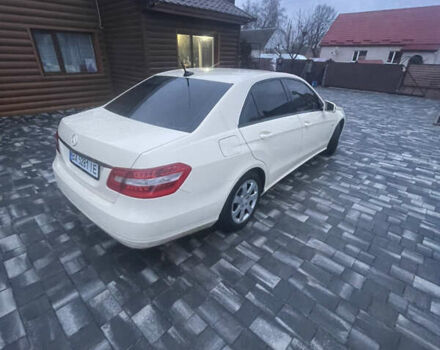 Бежевый Мерседес Е-Класс, объемом двигателя 2.14 л и пробегом 500 тыс. км за 9500 $, фото 5 на Automoto.ua