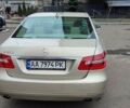 Бежевий Мерседес Е-Клас, об'ємом двигуна 3 л та пробігом 260 тис. км за 15000 $, фото 3 на Automoto.ua