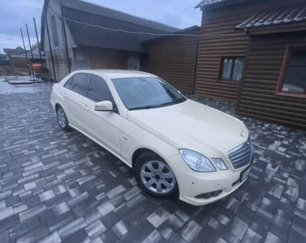 Бежевый Мерседес Е-Класс, объемом двигателя 2.14 л и пробегом 500 тыс. км за 9500 $, фото 7 на Automoto.ua