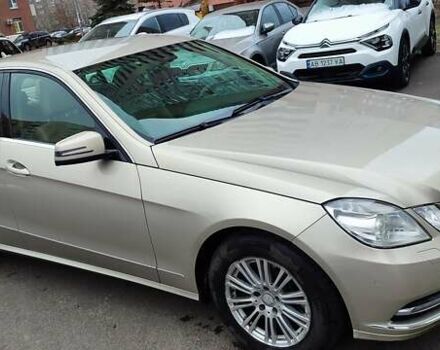 Бежевий Мерседес Е-Клас, об'ємом двигуна 3 л та пробігом 260 тис. км за 15000 $, фото 4 на Automoto.ua