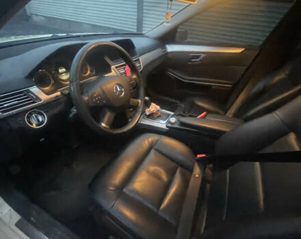 Бежевый Мерседес Е-Класс, объемом двигателя 2.14 л и пробегом 500 тыс. км за 9500 $, фото 12 на Automoto.ua