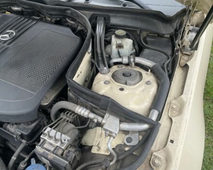 Бежевый Мерседес Е-Класс, объемом двигателя 2.2 л и пробегом 299 тыс. км за 8300 $, фото 5 на Automoto.ua