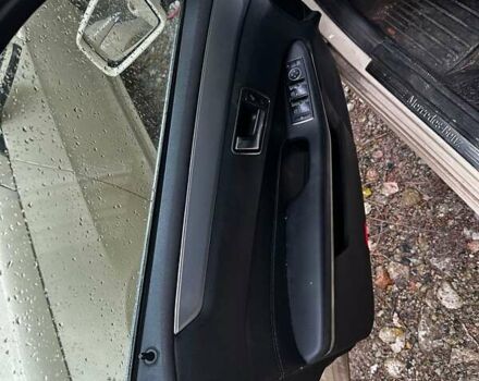 Бежевий Мерседес Е-Клас, об'ємом двигуна 2.2 л та пробігом 360 тис. км за 4500 $, фото 4 на Automoto.ua