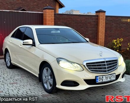 Бежевый Мерседес Е-Класс, объемом двигателя 2.1 л и пробегом 200 тыс. км за 14900 $, фото 1 на Automoto.ua