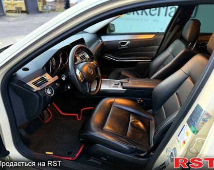 Бежевый Мерседес Е-Класс, объемом двигателя 2.1 л и пробегом 200 тыс. км за 14900 $, фото 6 на Automoto.ua