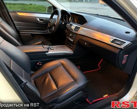 Бежевый Мерседес Е-Класс, объемом двигателя 2.1 л и пробегом 200 тыс. км за 14900 $, фото 7 на Automoto.ua