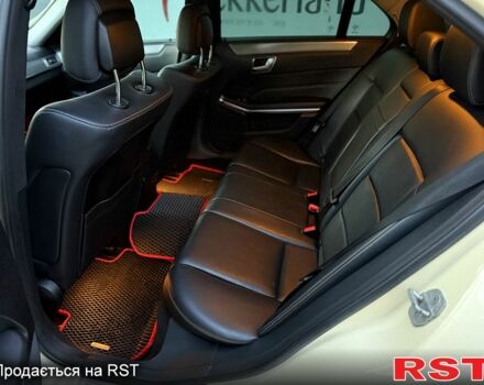 Бежевый Мерседес Е-Класс, объемом двигателя 2.1 л и пробегом 200 тыс. км за 14900 $, фото 10 на Automoto.ua